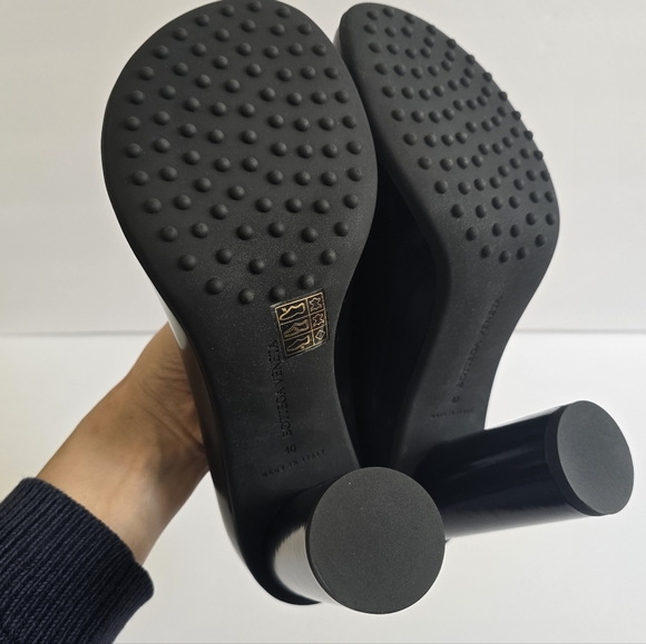 Bottega Veneta Patent Leather Pumps Black - Picture 10 of 11